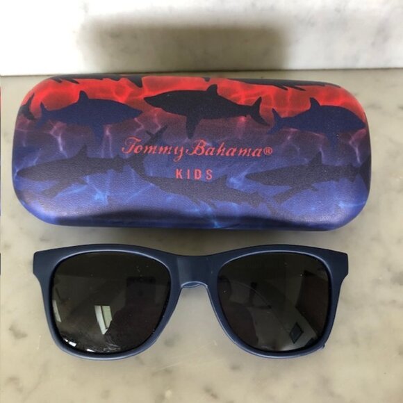 TOMMY BAHAMA Kids Navy Sunglasses & Shark Hard Case - Picture 1 of 16